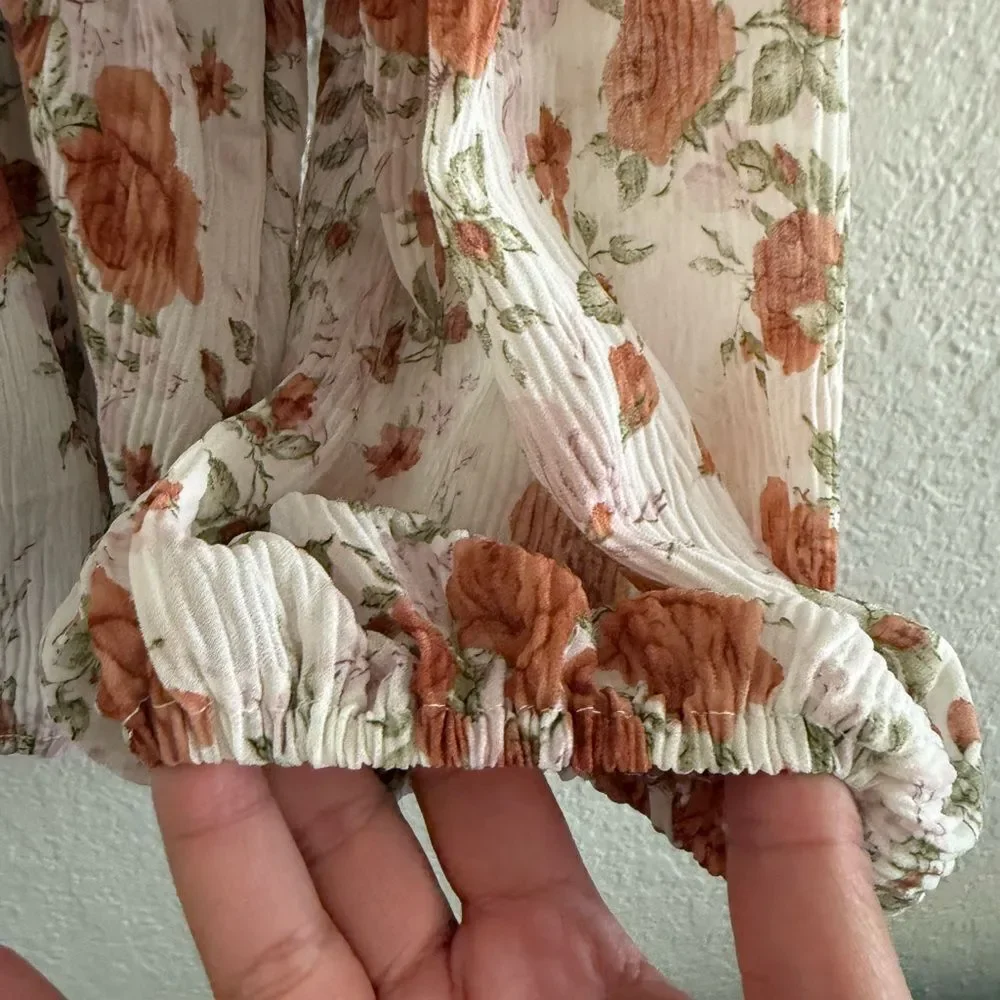 Floral V-Neck Blouse - Picture 3 of 8